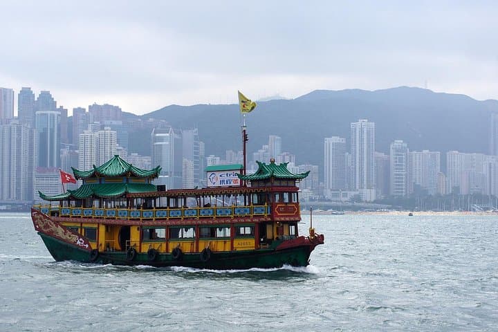 Central Hong Kong Walking Tour — Mid-Levels Escalator, Markets & Man Mo Temple photo 2