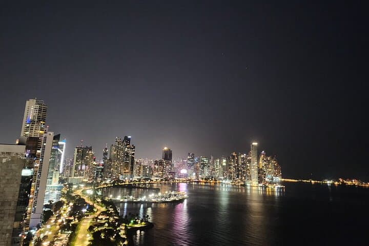 Panama City Night Tour: Rooftop 360° Views and Folkloric Dance Evening photo 4