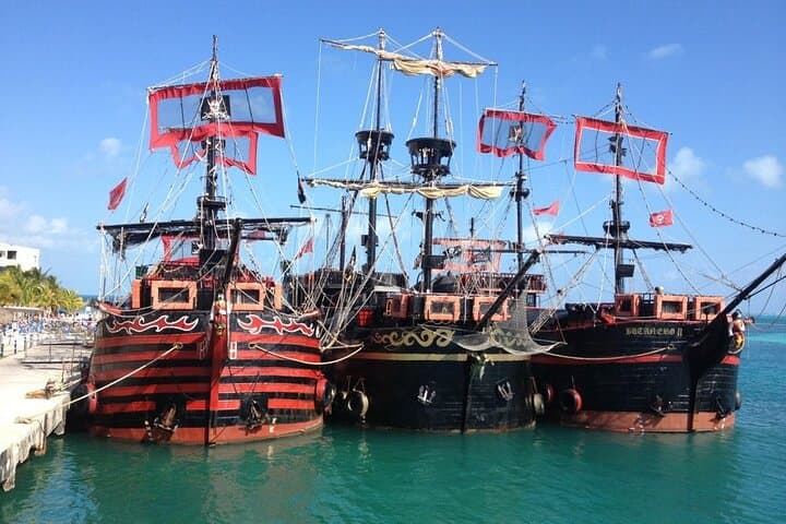 Cancun Pirate Dinner Show: Pirate Ship Dinner, Live Battle & Open Bar