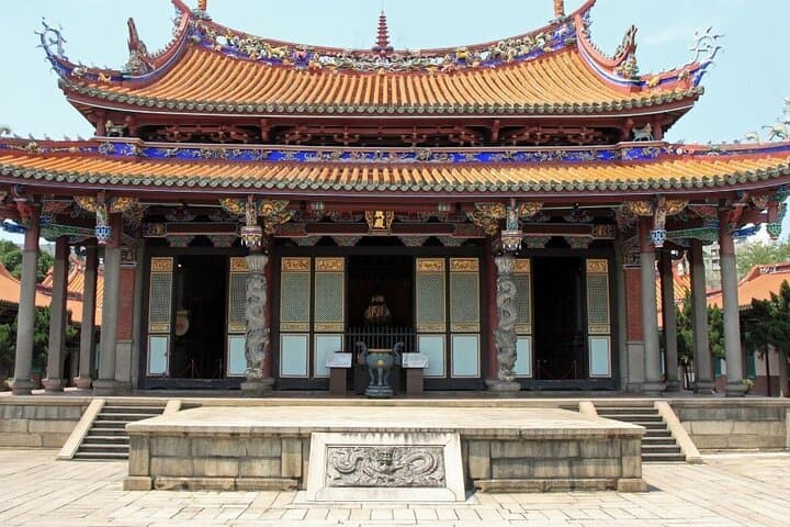 Taipei Private Walking Tour: Must-See Attractions & Local Secrets photo 5