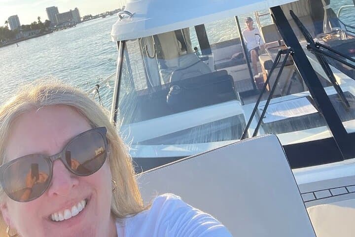 Maximo Park 3-Hour Boca Ciega Bay Charter — Lunch, Sandbars & Dolphins photo 4
