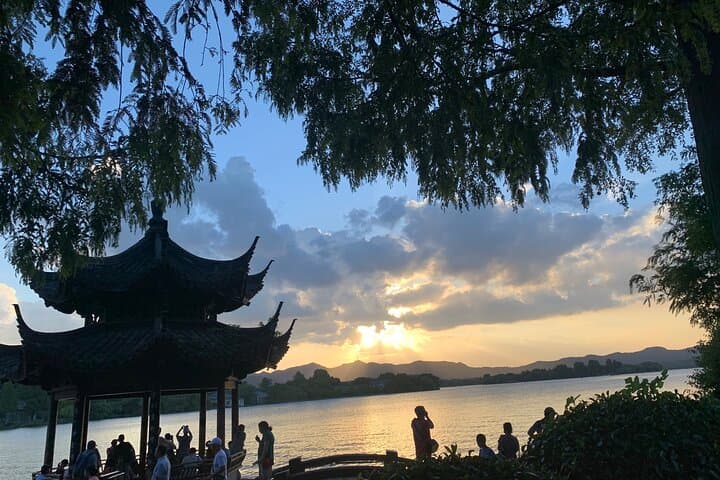 Hangzhou Private Guided Tour — Customize West Lake, Tea Fields & City Highlights photo 5