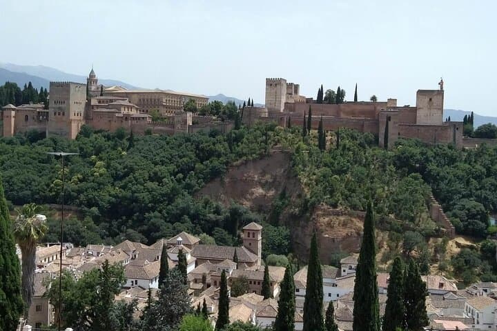 Albaicín and Sacromonte Walking Tour: Sunset Views, Carmen Houses and Flamenco Roots photo 2