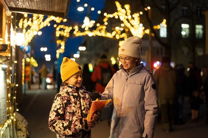 Bern Yuletide Private Tour: Christmas Markets & Cathedral Stroll in Bern photo 5