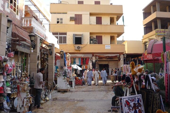 Luxor Private Shopping Tour: Alabaster, Papyrus & Market Treasures