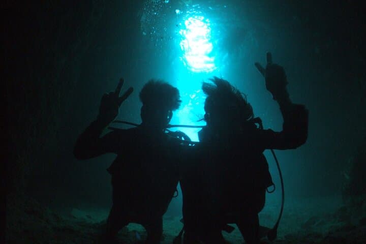 Blue Cave Intro Diving in Onna Village — Okinawa Boat Diving Experience photo 6
