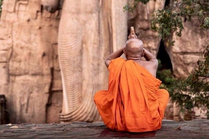 Sigiriya & Polonnaruwa Day Trip from Pasikuda: Rock Fortress, Royalties and Village Lunch