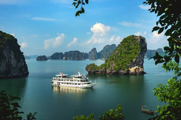 Bai Tu Long Bay Overnight Cruise — Quiet Halong Alternative with Kayaking & Cave Visit