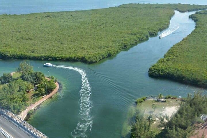 Cancun Speedboat & Snorkel: Nichupté Lagoon to Caribbean Reef photo 5
