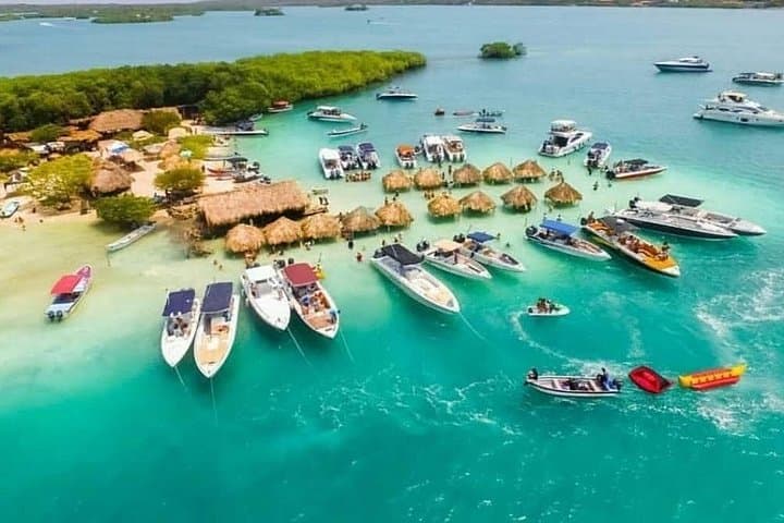 Cholón Island Boat Party: DJ Cruise Through the Rosario Archipelago photo 2