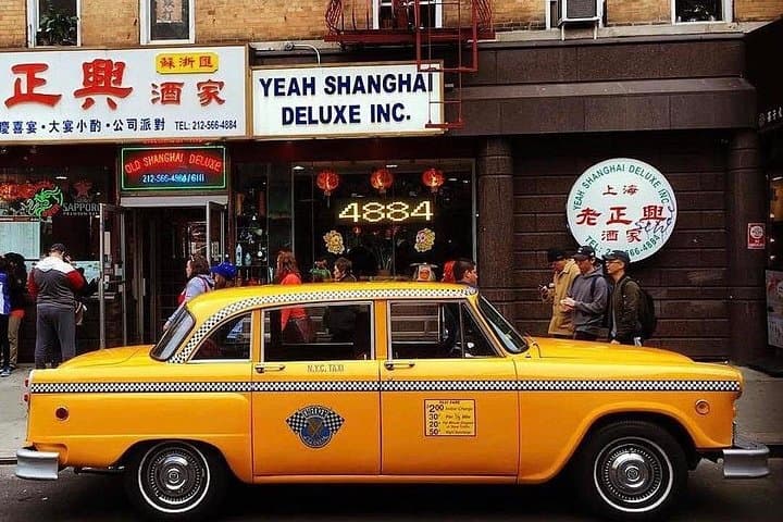 Private Vintage NYC Taxi Tour of Manhattan — Classic Cab Sightseeing photo 1
