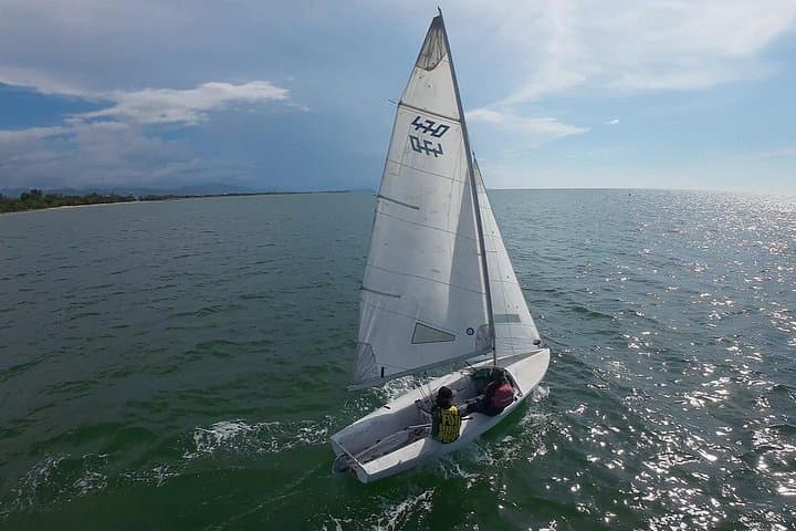 Learn to Sail at Tanjung Aru Beach: 2-Hour 470 Dinghy Coaching in Kota Kinabalu
