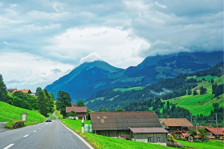 From Interlaken to Glacier 3000: Private Swiss Riviera Day Tour to Montreux and Vevey photo 4