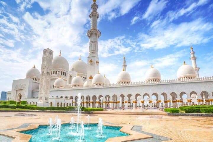 Private Abu Dhabi Full-Day Sightseeing Tour: Sheikh Zayed & Cultural Highlights photo 5