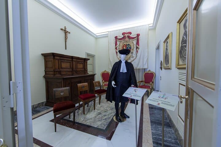 Inside Castel Gandolfo: Touring the Papal Apartments & Secret Garden photo 6