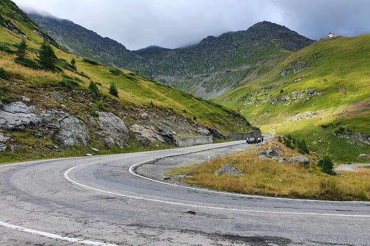 Transfagarasan Road: Private Day Trip from Bucharest to Bâlea Lake & Vidraru Dam