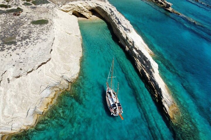 Private Full-Day Sailing to Koufonisi and Naxos from Paros