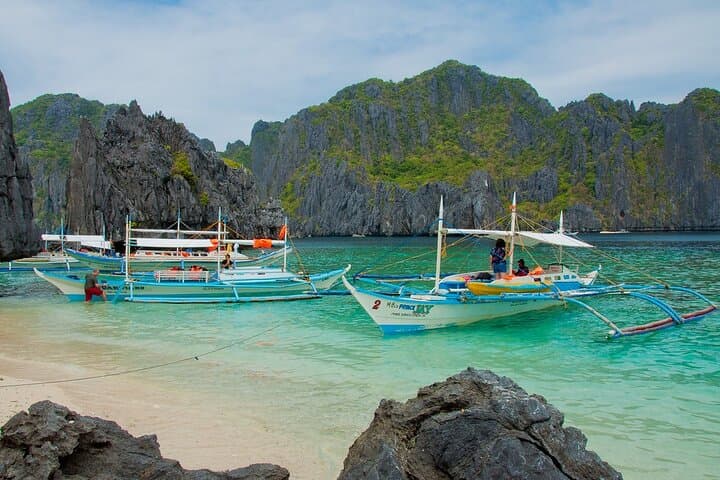 El Nido Island Hopping: Full-Day Bacuit Bay Boat Tour with Lunch photo 4