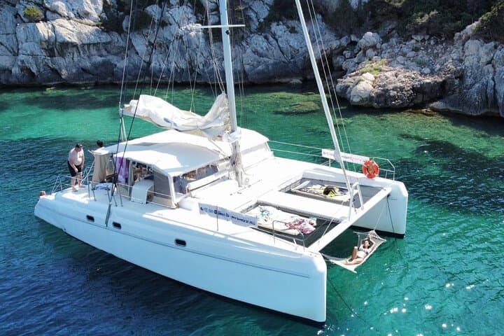 Catamaran Cruise Porto Conte Natural Park: Alghero Sailing, Snorkel & Seafood photo 2