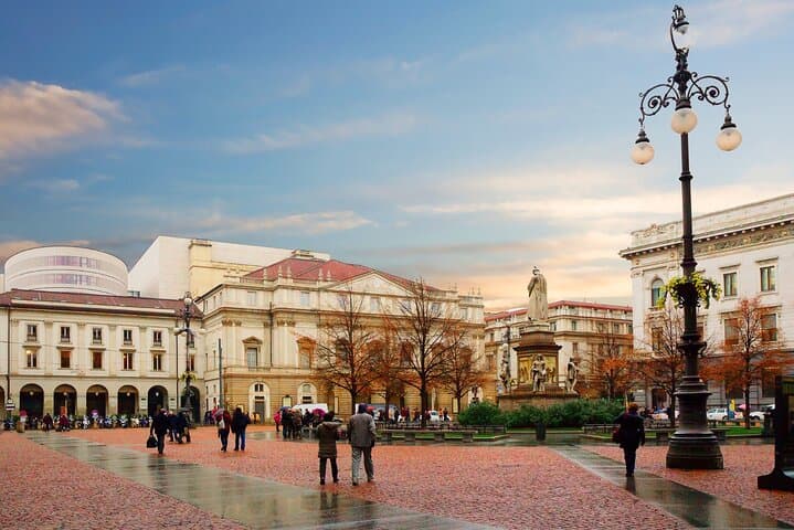 Milan Scavenger Hunt: Self-Guided Walking Tour & City Sights photo 5