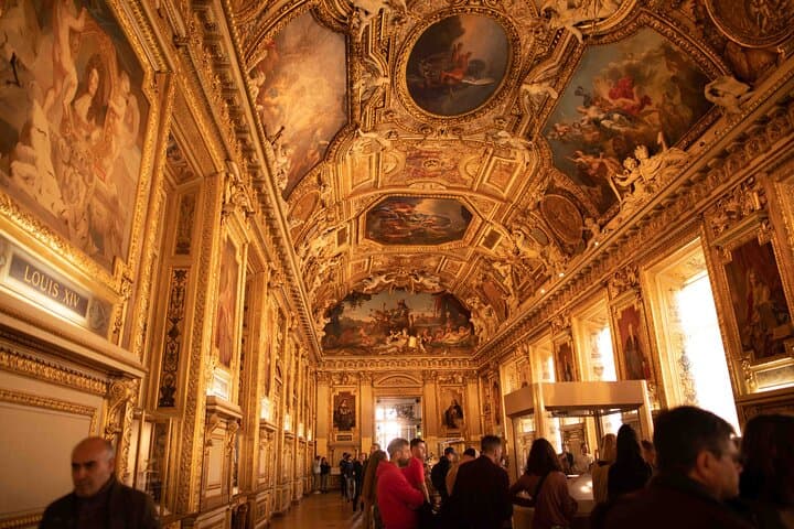 Semi-Private Louvre Tour in Paris: See the Mona Lisa with Max 6 Guests photo 5