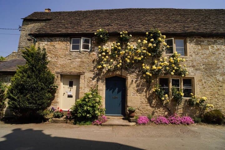 Cotswolds Lavender Fields Tour with Country Pub Lunch from London photo 2