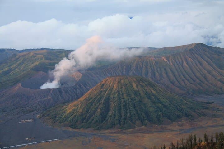 4-Day Ijen Blue Fire Hike, Mount Bromo Sunrise & Tumpak Sewu Waterfall Tour from Bali photo 6
