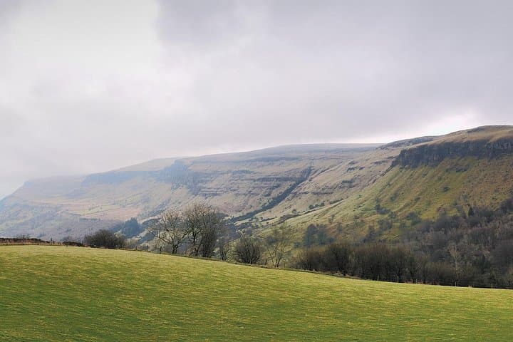 Private Full-Day Northern Ireland Tour: Giant's Causeway, Carrickfergus & Glenariff photo 3