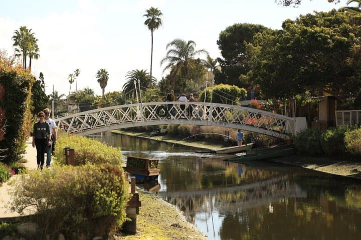 Venice Beach Open-Air Van Tour: 4.5-Hour Santa Monica to Venice Highlights photo 3