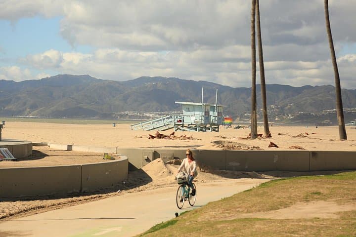 Venice Beach Open-Air Van Tour: 4.5-Hour Santa Monica to Venice Highlights photo 4