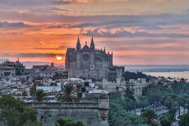 Palma de Mallorca Highlights: Private 3-Hour Old Town Bike Tour photo 4