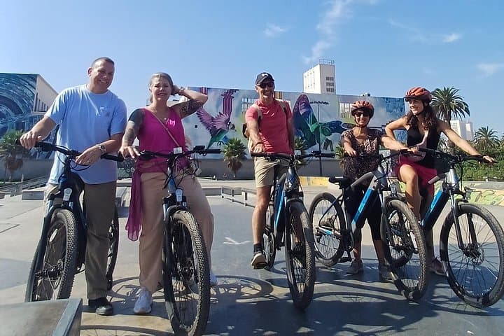 Casablanca Coastal Bike Tour: 21 km Guided Ride Through City Landmarks photo 2