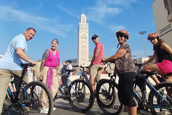 Casablanca Coastal Bike Tour: 21 km Guided Ride Through City Landmarks photo 1
