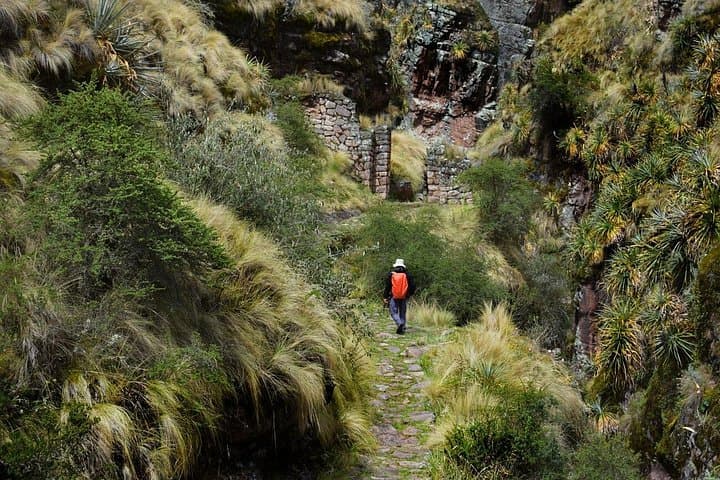 Huchuy Qosqo Trek & Machu Picchu in 3 Days: Sacred Valley Hike with Private Guide photo 3