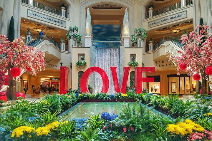 Insider Walking Tour of the Las Vegas Strip: Save Time, Money & See the Best photo 3