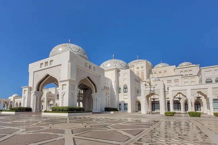 Abu Dhabi Full-Day Private Sightseeing Tour from Dubai – Sheikh Zayed Mosque & Heritage Village photo 2