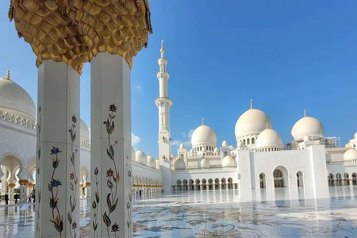 Abu Dhabi Full-Day Private Sightseeing Tour from Dubai – Sheikh Zayed Mosque & Heritage Village photo 1