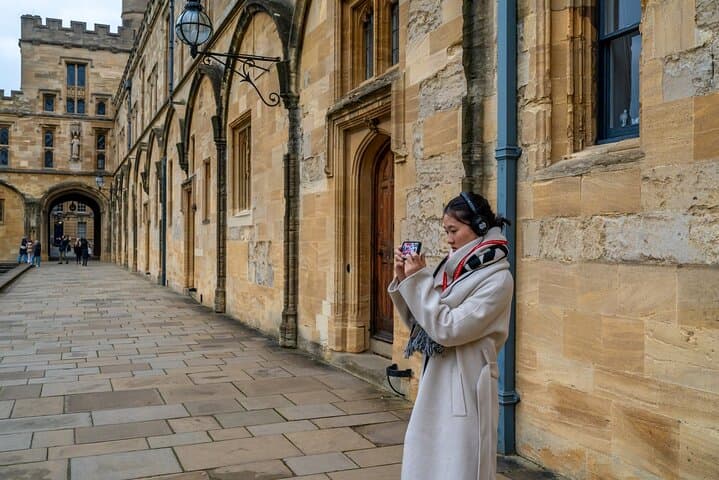 Enchanted Oxford Christmas Private Walking Tour — Festive Lights & Historic Courtyards photo 4