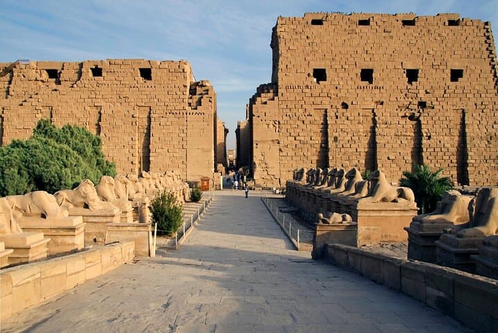 Private 2-Day Luxor Highlights Tour: Valley of the Kings, Karnak & Nile Felucca photo 3