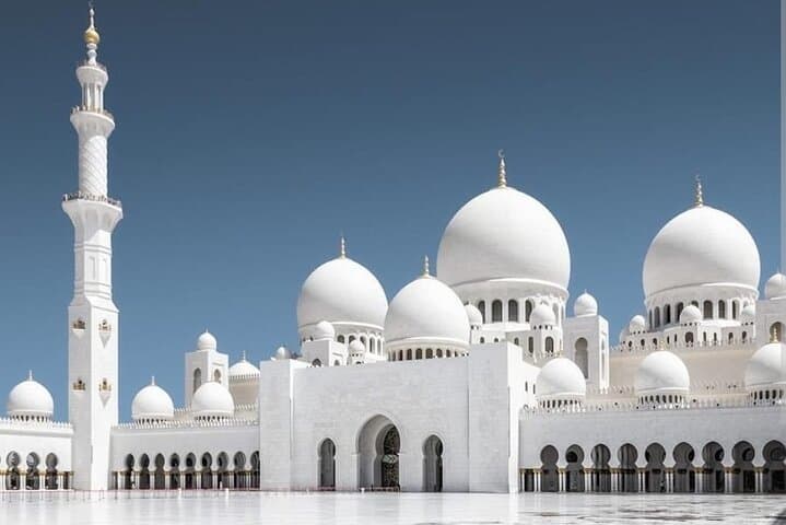 Abu Dhabi Full-Day Sightseeing: Sheikh Zayed, Emirates Palace & Dates Market photo 2