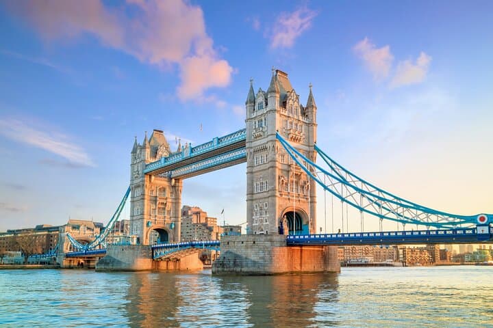 Tower of London Private Guided Tour: Crown Jewels, History & Tower Bridge photo 4