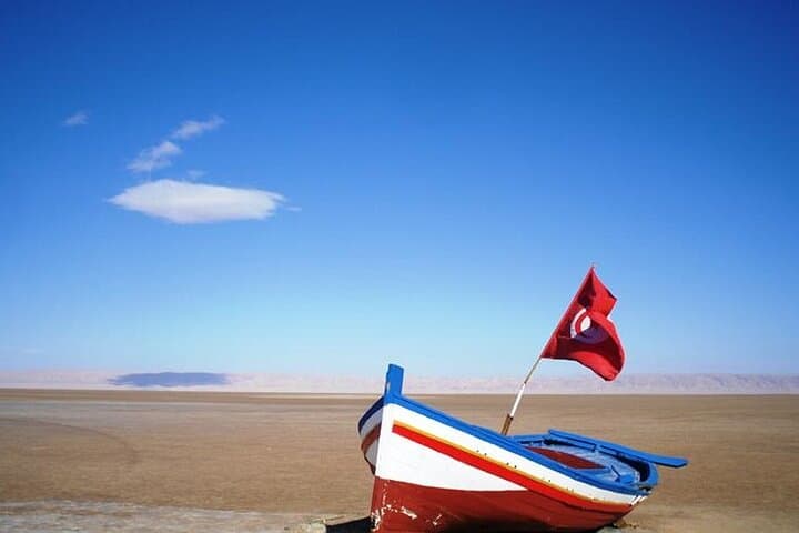 6-Day Tunisia Highlights Tour — Kairouan, Sahara Oases & Djerba photo 2