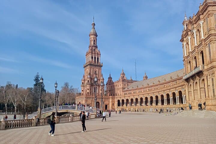 Seville Running Tour: 11.5 km Historic City Run Past the Alcázar & Plaza de España photo 2