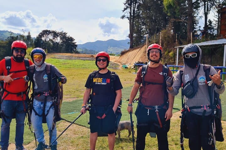 Soar Over the Aburrá Valley: Private Paragliding Experience in Medellín photo 5