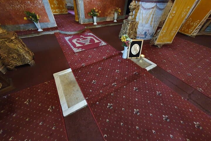 Bucharest Ceausescu Communism Private Tour plus Dracula's Grave - 10 Hour Private Trip