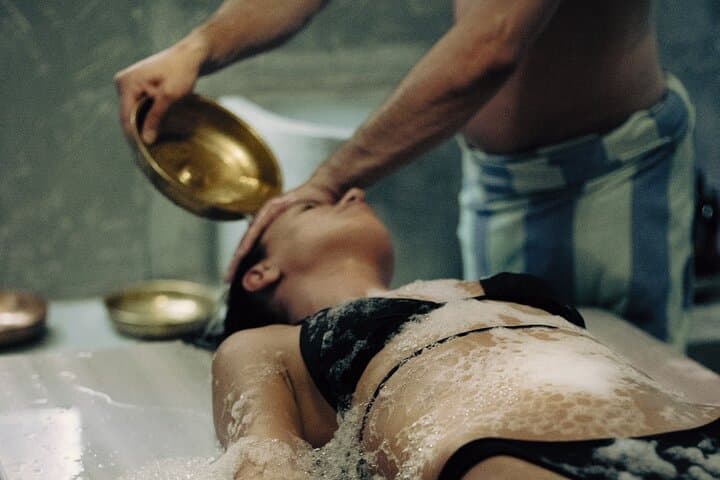 Athens Romantic Private Tour: Plaka, Anafiotika & Couples Hammam