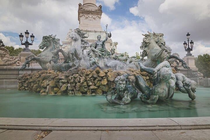 Bordeaux Street Art Walk: Private Guided Tour of Chartrons & La Base Sous-Marine photo 1