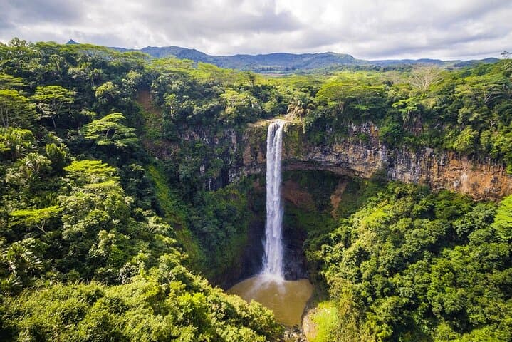 Full-Day Southwest Mauritius Tour: Trou Aux Cerfs, Grand Bassin, Chamarel & Gris Gris photo 4