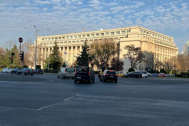 Bucharest Private Sightseeing Walking Tour: Arc de Triumf to Palace of Parliament photo 2