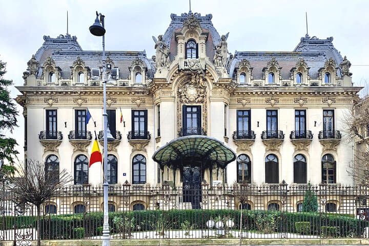 Bucharest Private Sightseeing Walking Tour: Arc de Triumf to Palace of Parliament photo 4